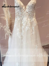 Spaghetti Straps Vintage Lace Wedding Dress With V Neckline Bride Dress Tulle Beach Bridal Gown trouwjurk Customized