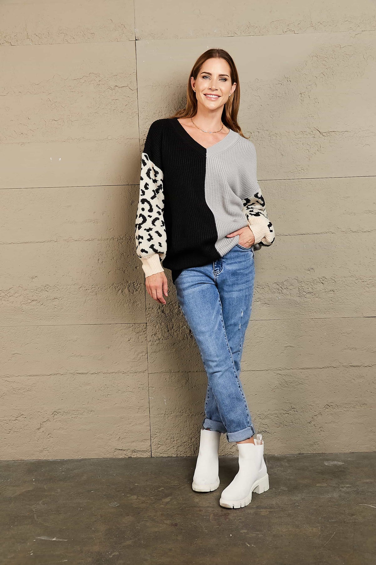 Samantha On Safari 100% Acrylic Long Sleeve Two Tone Leopard Print Color Block V-Neck Tunic Pullover Sweater (Multicolor)