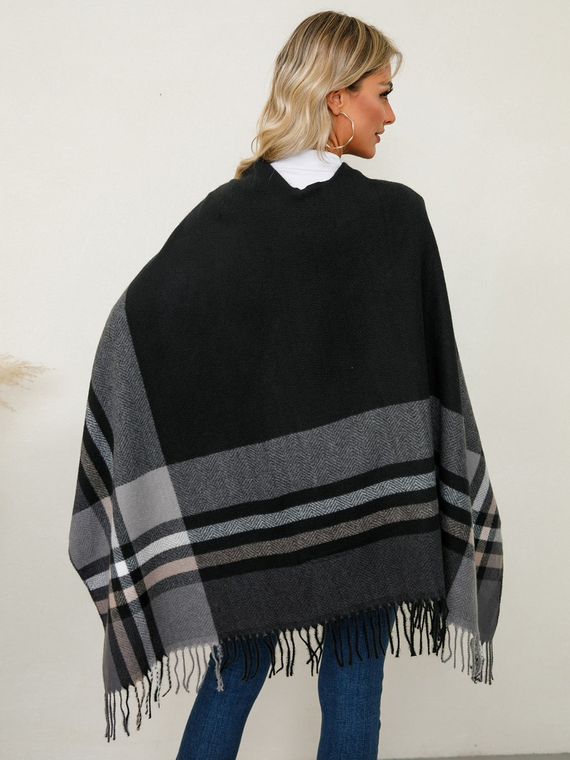 Monah Paloma Polyester Blend Pretty-n-Plush Fringe Detail Contrast Plaid Poncho (Multicolor)