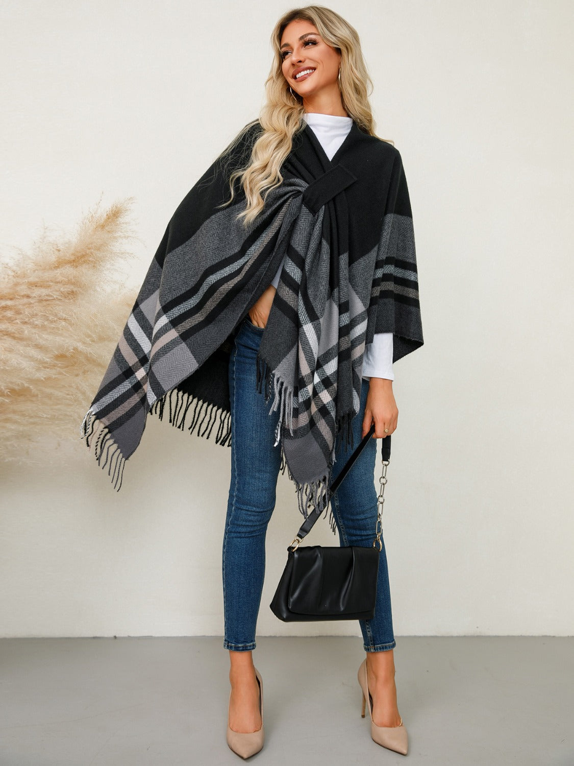 Monah Paloma Polyester Blend Pretty-n-Plush Fringe Detail Contrast Plaid Poncho (Multicolor)