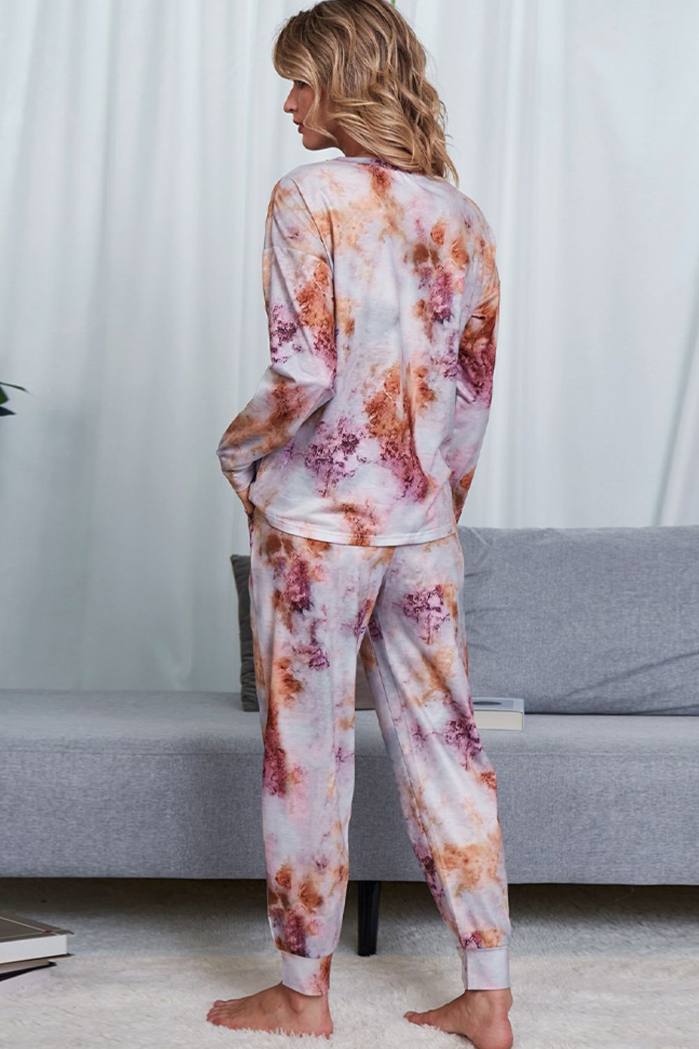 Tyra Tie-dye Polyester Blend Long Sleeve Top and Joggers Two Piece Lounge Set (Multicolor)