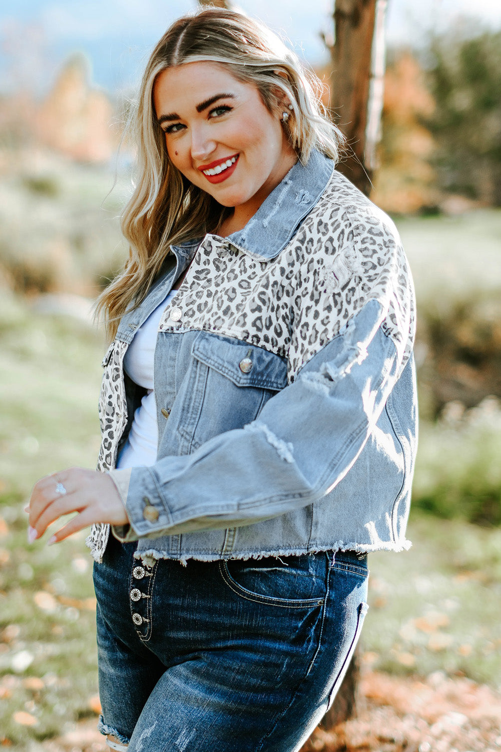 Plus Size Lovely Ladies 100% Cotton Leopard Raw Hem Distressed Spliced Denim Jacket (Sky Blue)