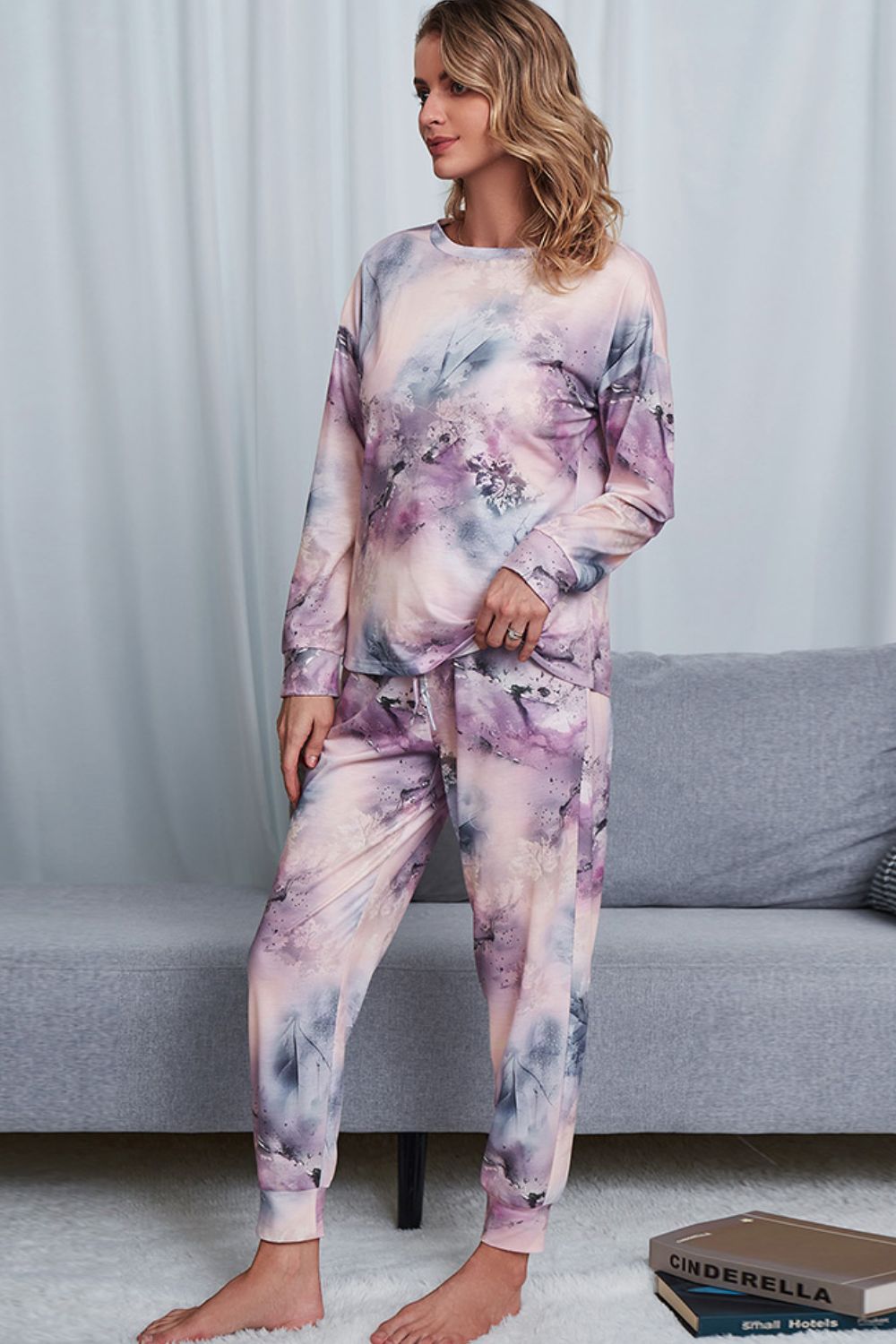 Tyra Tie-dye Polyester Blend Long Sleeve Top and Joggers Two Piece Lounge Set (Multicolor)