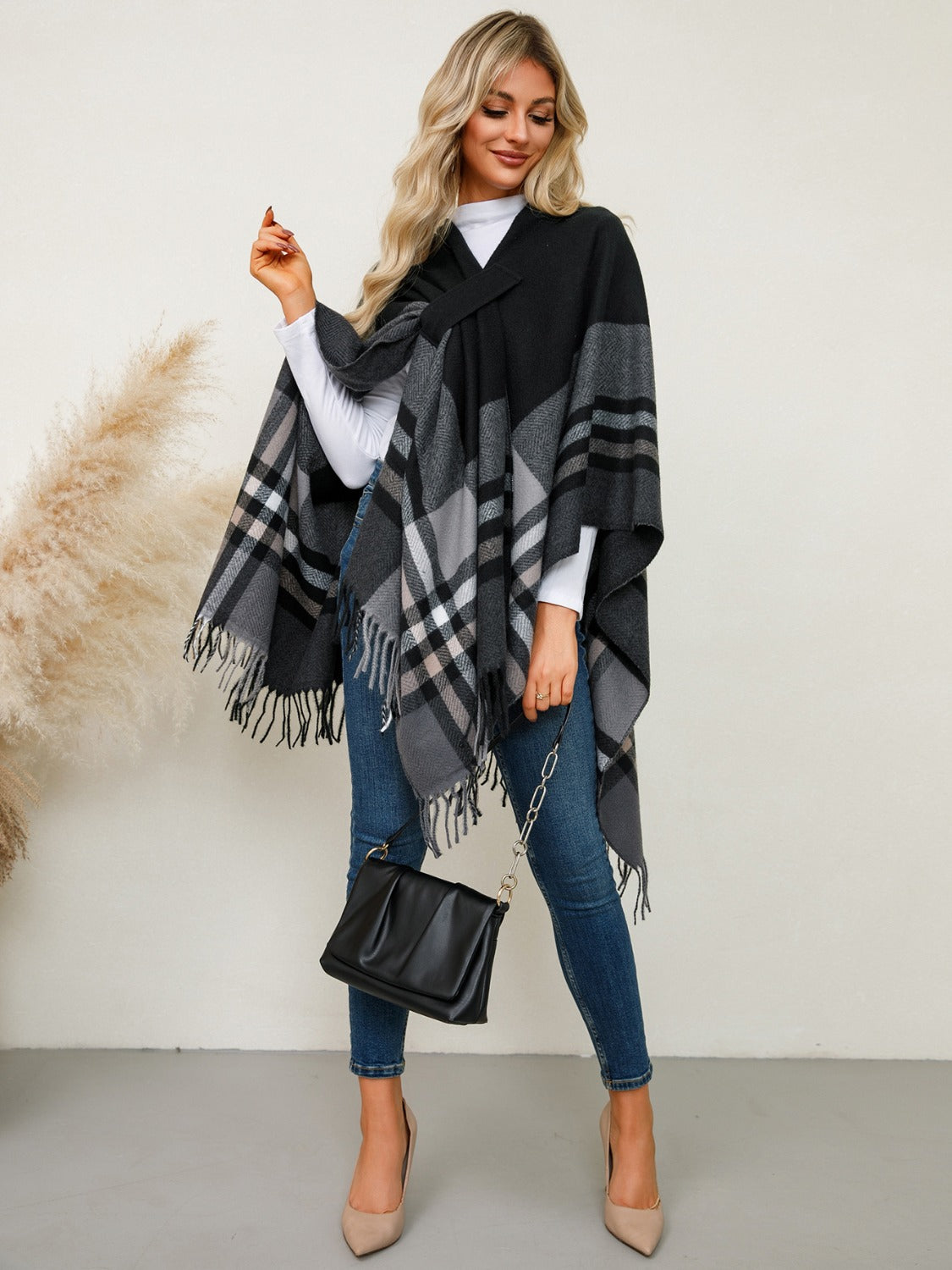 Monah Paloma Polyester Blend Pretty-n-Plush Fringe Detail Contrast Plaid Poncho (Multicolor)