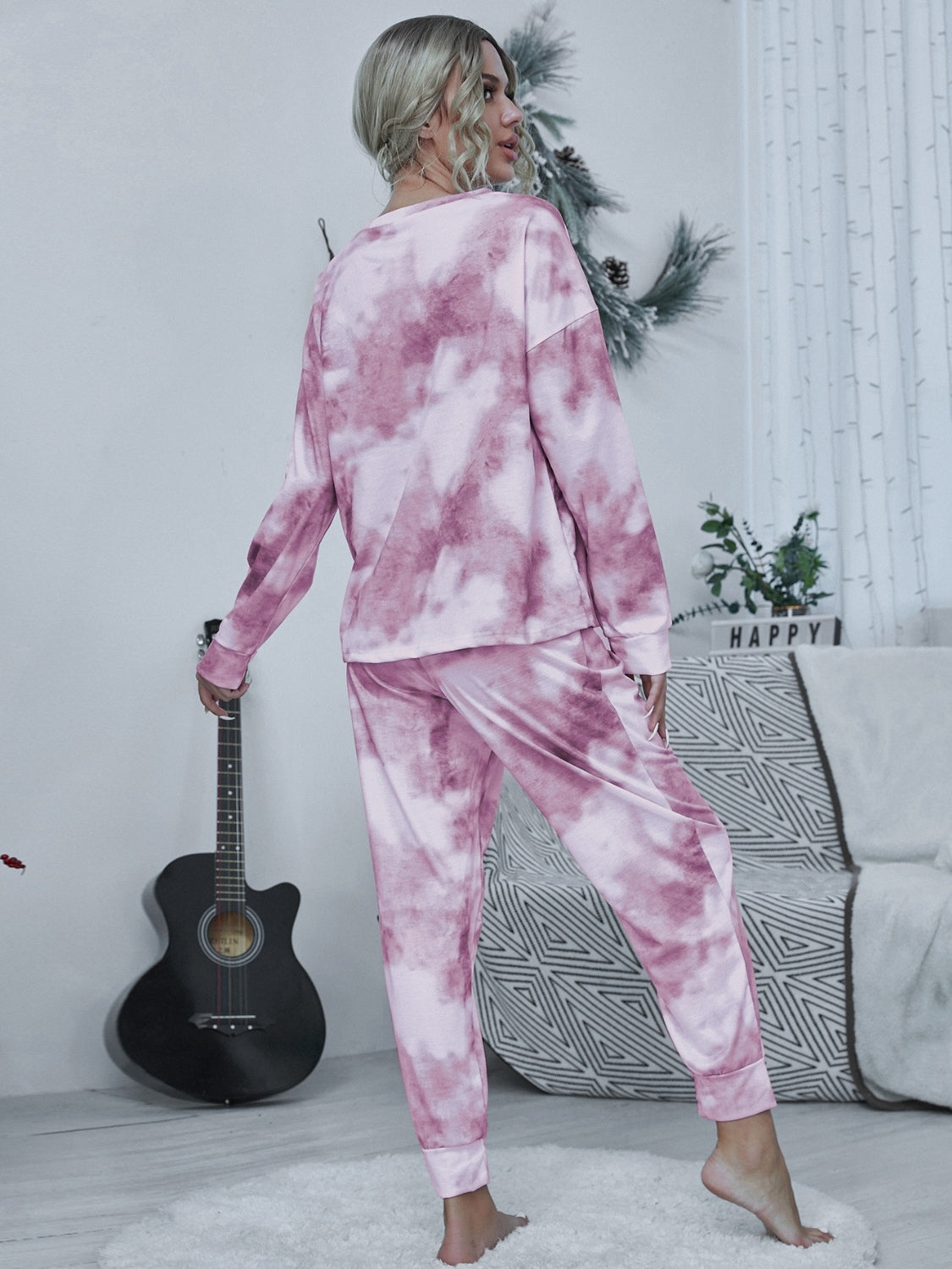 Tyra Tie-dye Polyester Blend Long Sleeve Top and Joggers Two Piece Lounge Set (Multicolor)