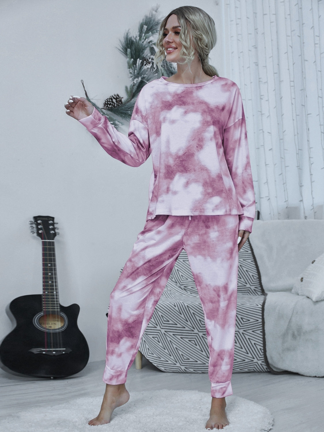 Tyra Tie-dye Polyester Blend Long Sleeve Top and Joggers Two Piece Lounge Set (Multicolor)