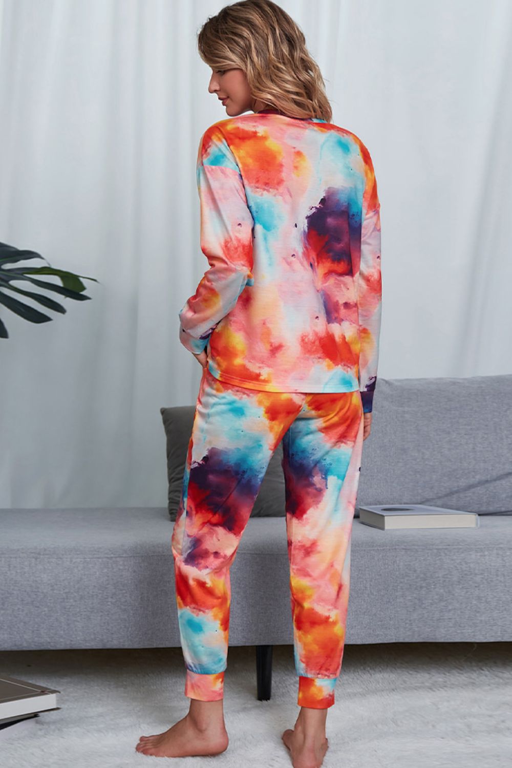 Tyra Tie-dye Polyester Blend Long Sleeve Top and Joggers Two Piece Lounge Set (Multicolor)