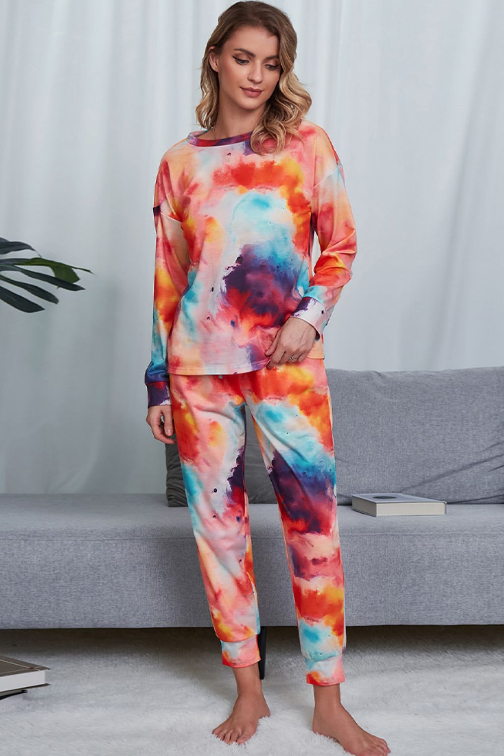 Tyra Tie-dye Polyester Blend Long Sleeve Top and Joggers Two Piece Lounge Set (Multicolor)