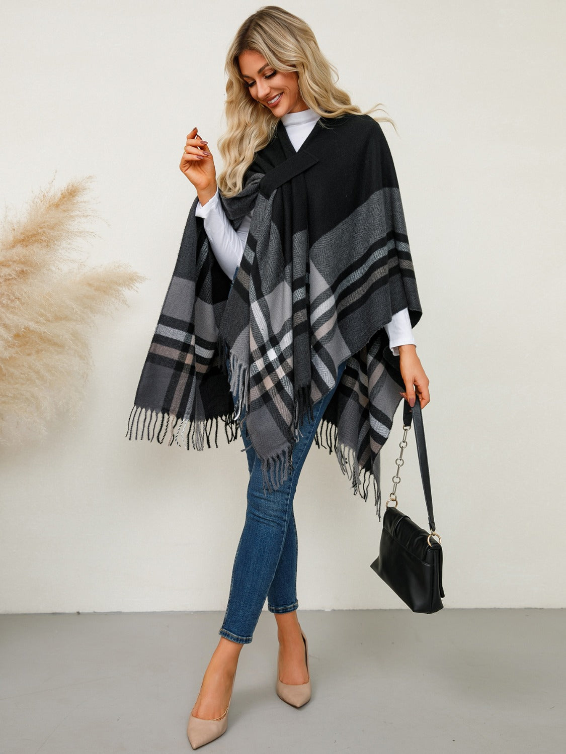 Monah Paloma Polyester Blend Pretty-n-Plush Fringe Detail Contrast Plaid Poncho (Multicolor)