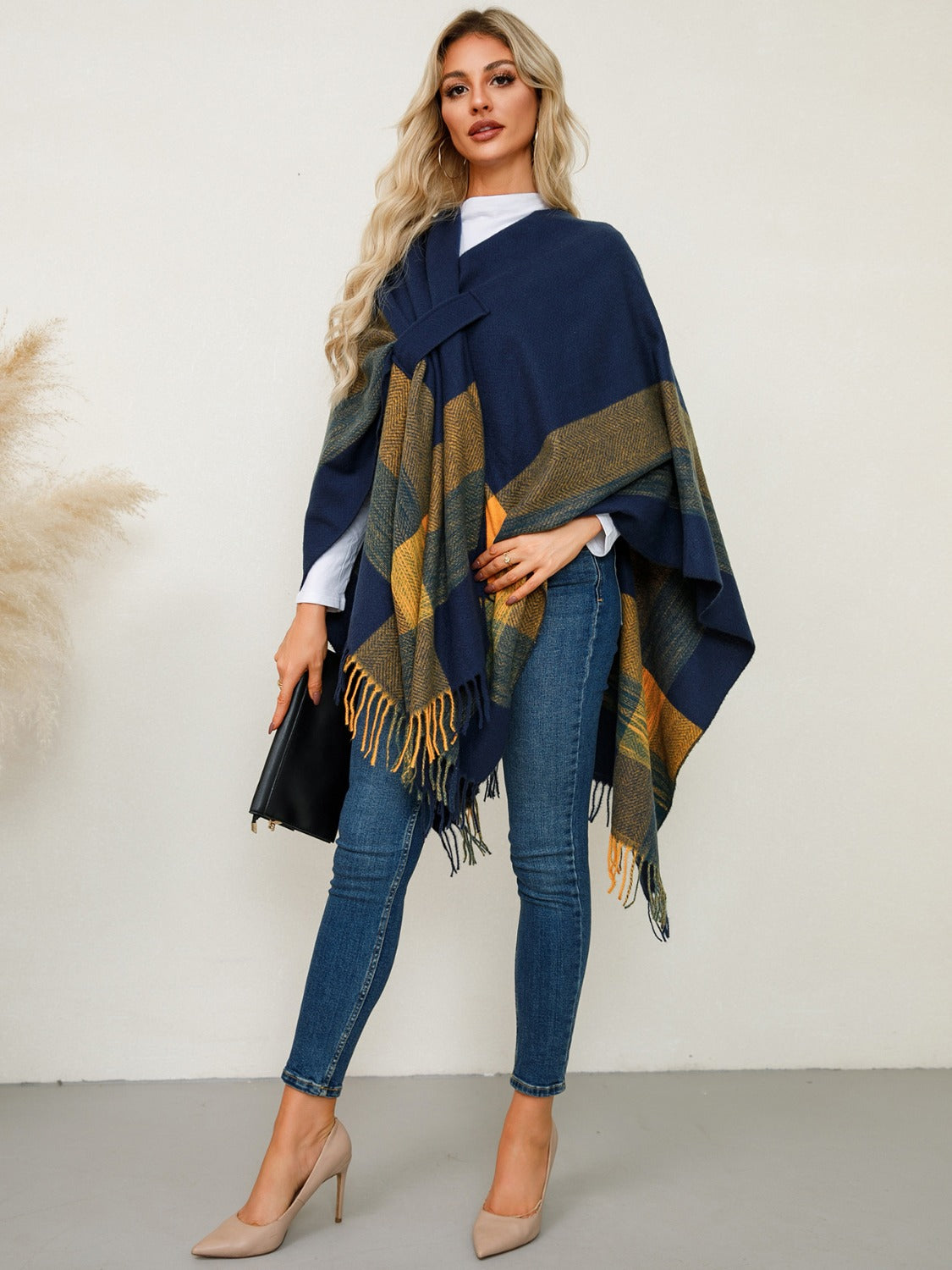 Monah Paloma Polyester Blend Pretty-n-Plush Fringe Detail Contrast Plaid Poncho (Multicolor)