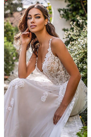 Victoria Vivacious Long Boho A-Line Backless Wedding Dress 3D Flowers Spaghetti Strap Bride Dress Princess Floor Length Wedding Gown