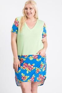 Plus Size Lovely Ladies 100% Polyester Short Sleeve Blocked Front Pocket Detail Midi Dress (Royal Floral)
