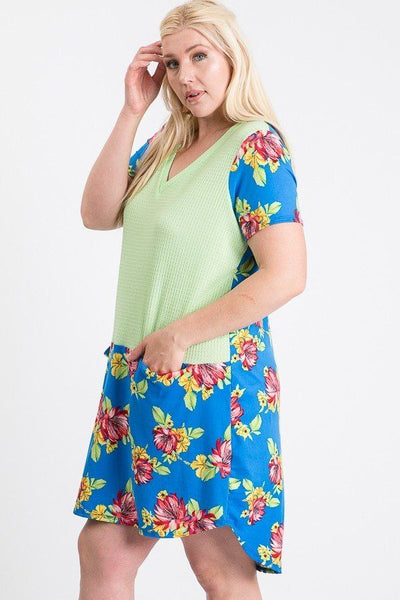 Plus Size Lovely Ladies 100% Polyester Short Sleeve Blocked Front Pocket Detail Midi Dress (Royal Floral)