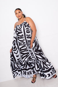 Plus Size Lovely Ladies 100% Polyester Floral Multi Print Slit Side Pocket Detail Voluminous Maxi Dress (Black/White)