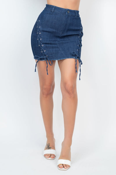 Darla Denim Diva Cotton Blend Criss-Cross Distressed Hem Double Seams Lace-Up Eyelet Detail Mini Skirt (Dark Denim)