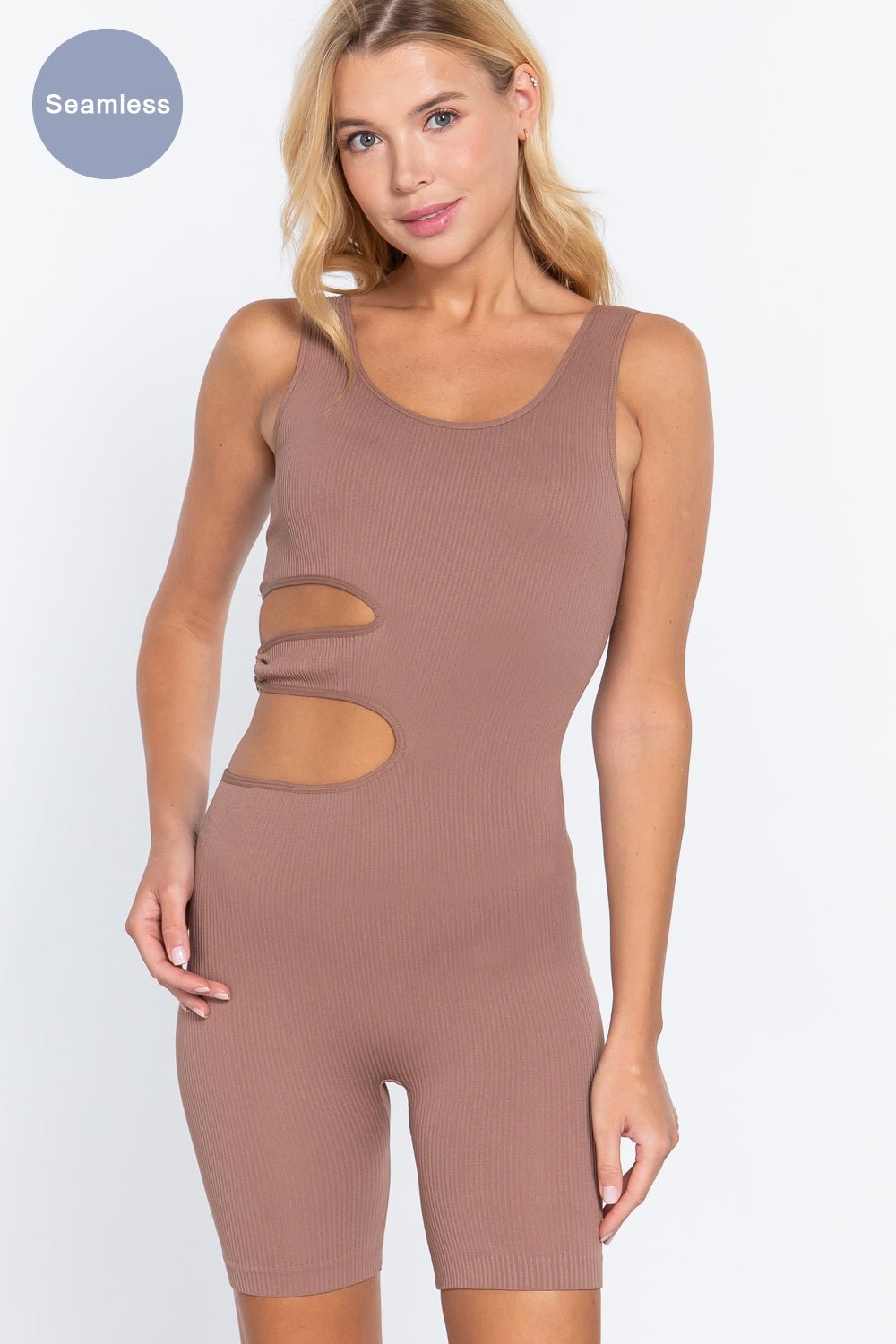 Fiona Fitness Nylon/Spandex Seamless One Piece Circle Fastener Cut-out Detail Romper (Mauve)