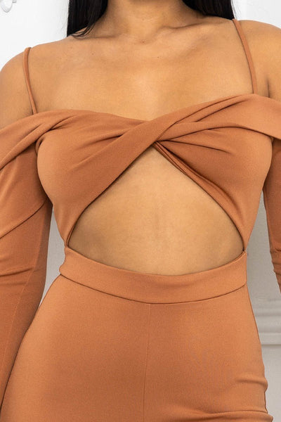 Selena Sexie 95% Polyester 5% Spandex Open Shoulder Spaghetti Strap Long Sleeve Cutout Detail Jumpsuit (Cinnamon)