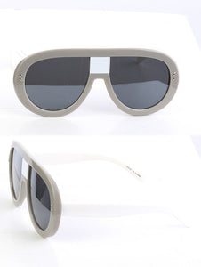 Curved & Chic Aviator Gray Sunglasses