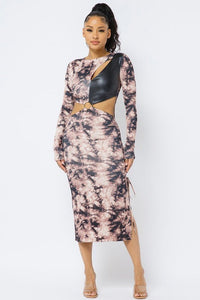 Tyra Tye-dye Polyester Blend Long Sleeve Cut Out Detail Leather Bodice Midi Dress (Brown)